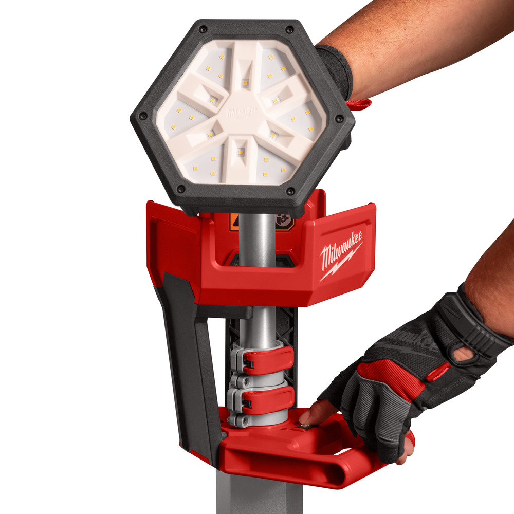 Milwaukee M18TLED-0 M18 kunststof LED-zaklamp, rood [energieklasse A