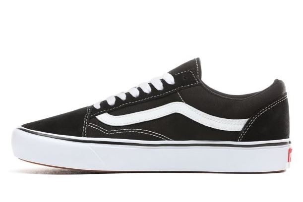 VANS black + white old skool skate sneakers (7.5) VANS black + white old skool skate sneakers (7.5)